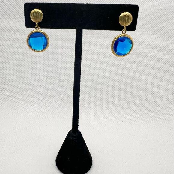 Six pairs of vibrant versatile acrylic and jewel dangle and post earrings - Picture 12 of 12